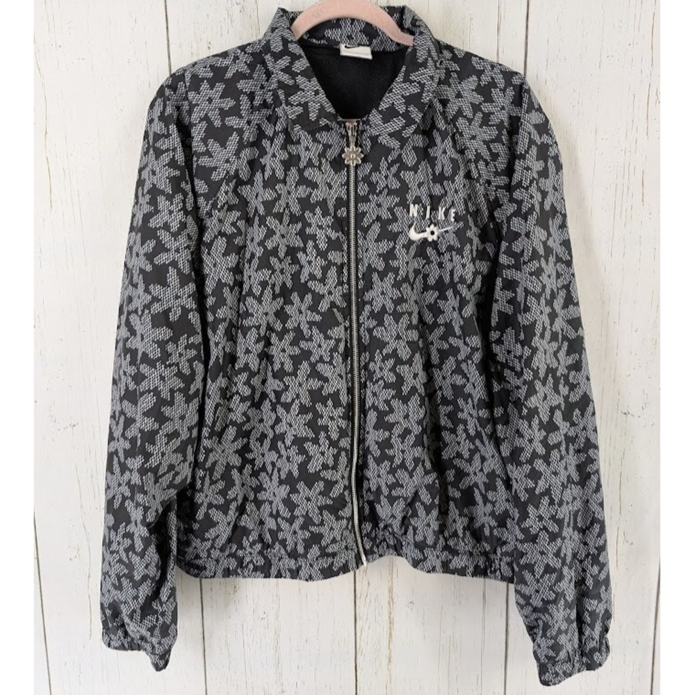 Nike Size XL Sportswear AOP Sport Daisy Black Full Zip Windbreaker Jacket‎